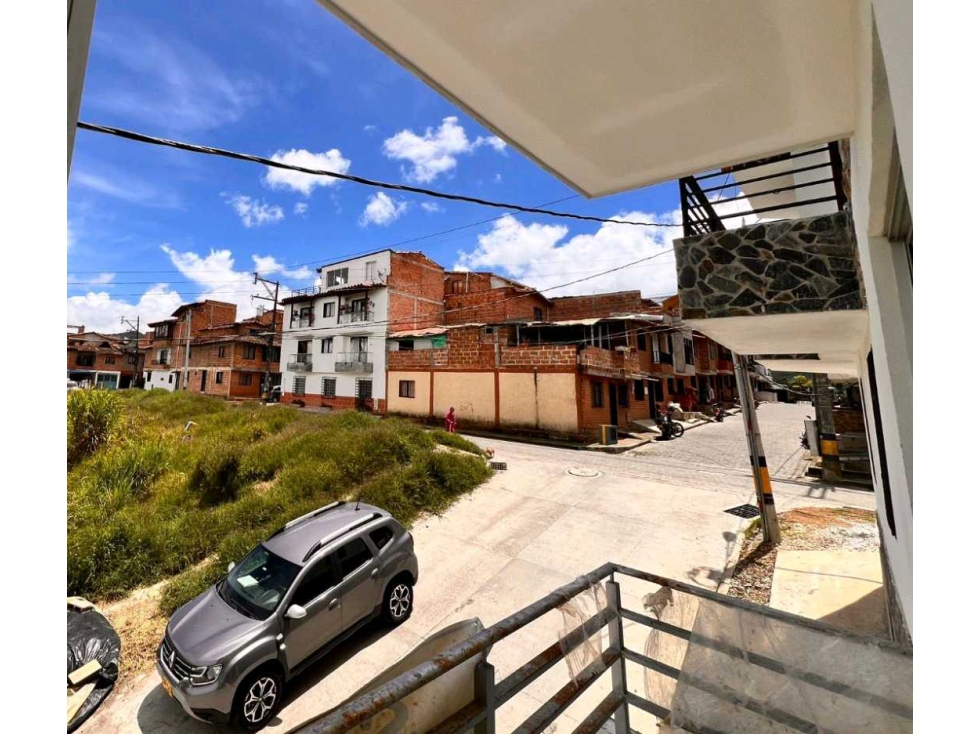 LINDO APARTAMENTO EN VENTA SEGUNDO PISO~ SECTOR BARRIO OSPINA/HOSPITAL