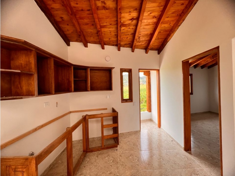 LINDO APARTAMENTO MEDIANERO EN SEGUNDO PISO EN VENTA NUEVO — foto 2