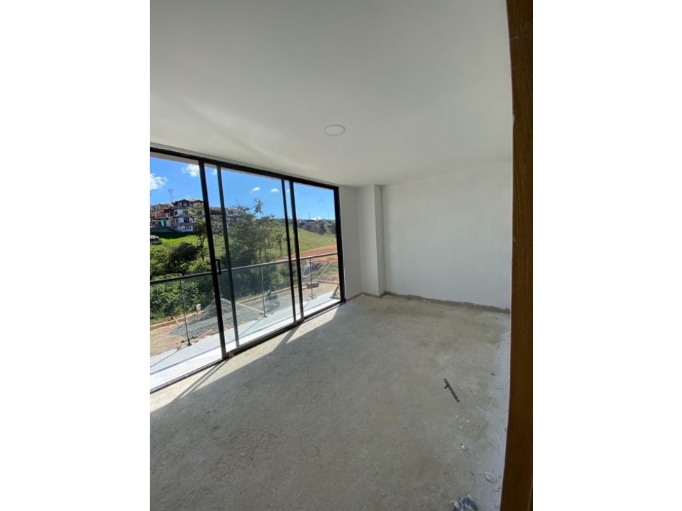LINDO APARTAMENTO ESQUINERO EN VENTA EN PRIMER PISO CON LINDA VISTA — foto 5
