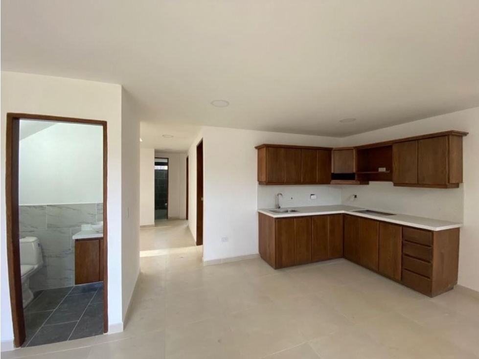 LINDO APARTAMENTO ESQUINERO EN PRIMER PISO EN VENTA EN EL CARMEN VIB.