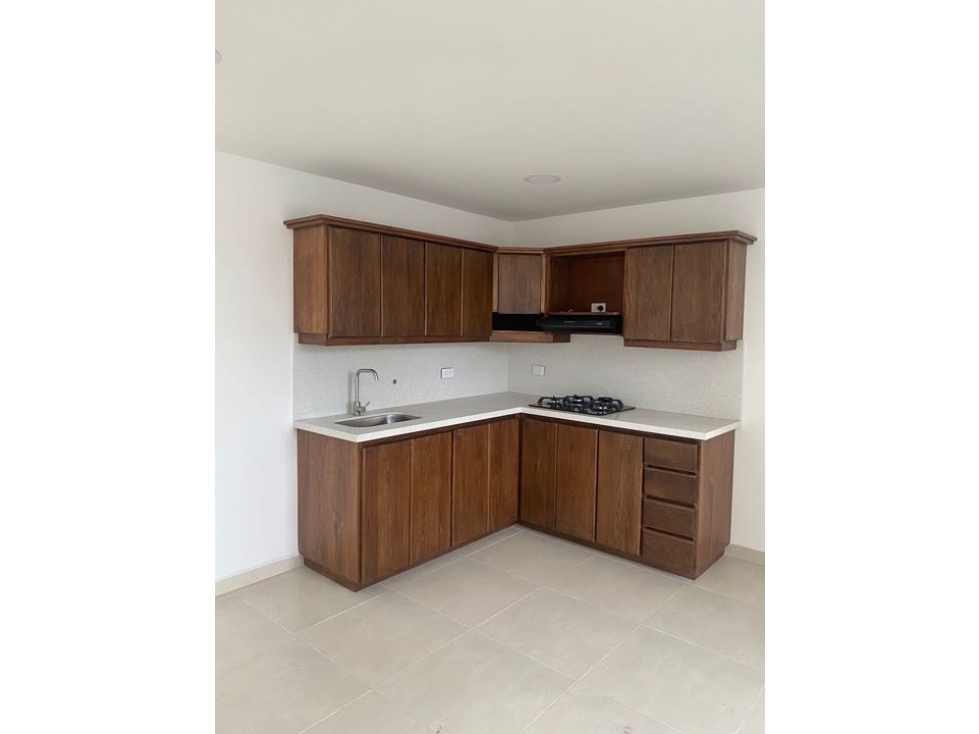 LINDO APARTAMENTO ESQUINERO EN PRIMER PISO EN VENTA EN EL CARMEN VIB. — foto 2