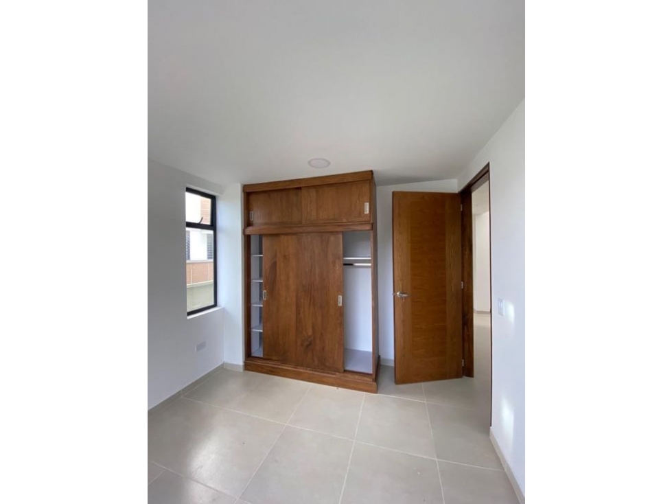 LINDO APARTAMENTO ESQUINERO EN PRIMER PISO EN VENTA EN EL CARMEN VIB. — foto 5