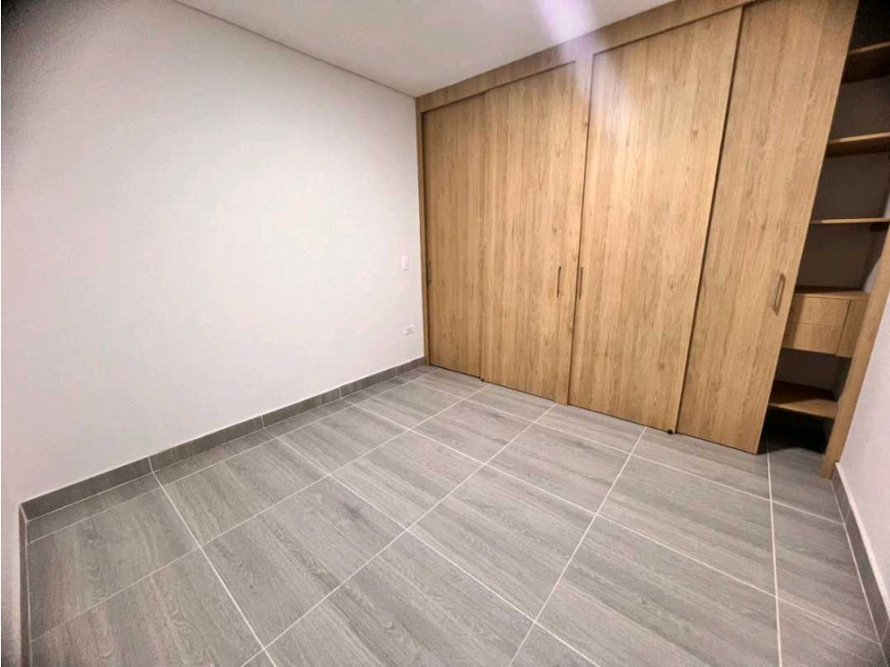 LINDO APARTAMENTO ESQUINERO EN PRIMER PISO EN VENTA - CERCA AL PARQUE. — foto 3