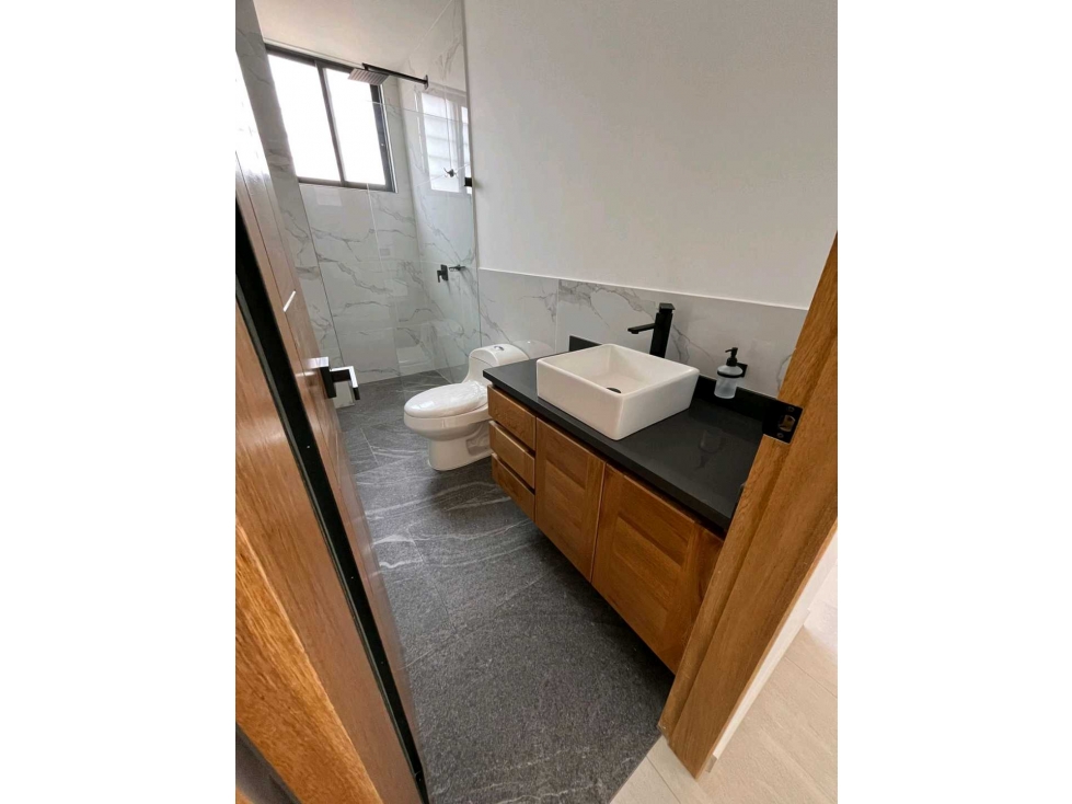 LINDO APARTAMENTO ESQUINERO EN PRIMER PISO EN VENTA - CERCA AL PARQUE. — foto 6