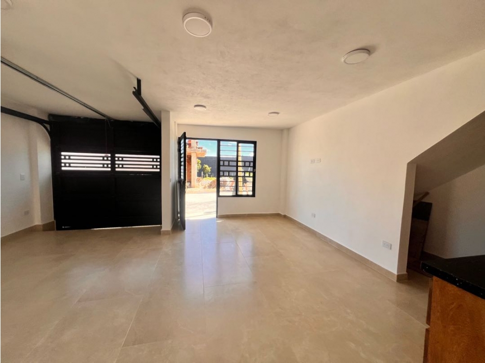 LINDO APARTAMENTO ESQUINERO EN PRIMER NIVEL EN VENTA - CAMPO ALEGRE. — foto 4
