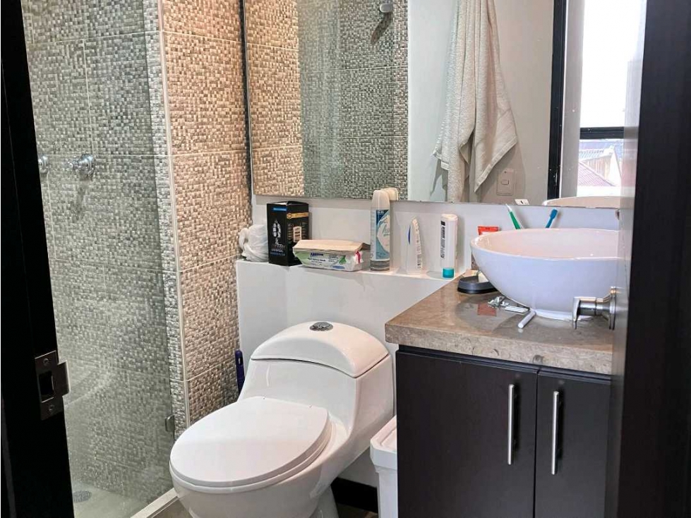 LINDO APARTAMENTO EXTERIOR EN VENTA CON DOBLE ALTURA CHAPINERO ALTO — foto 6