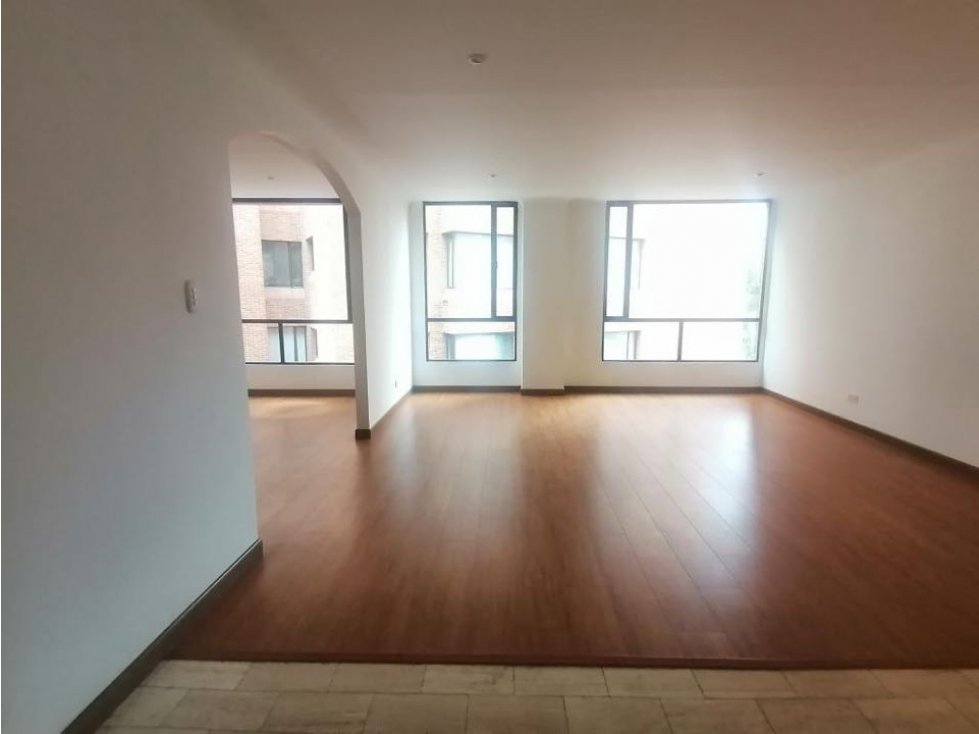 LINDO APARTAMENTO LA CABRERA