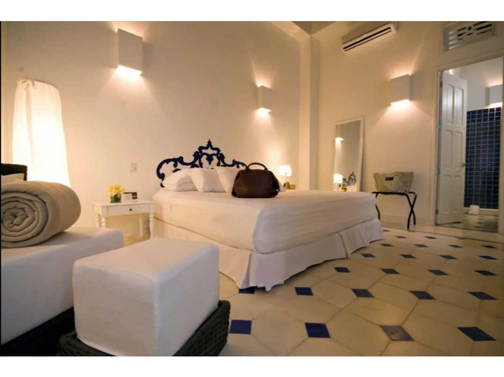 Lindo hotel-hostal de 3 pisos en el centro histórico - 2