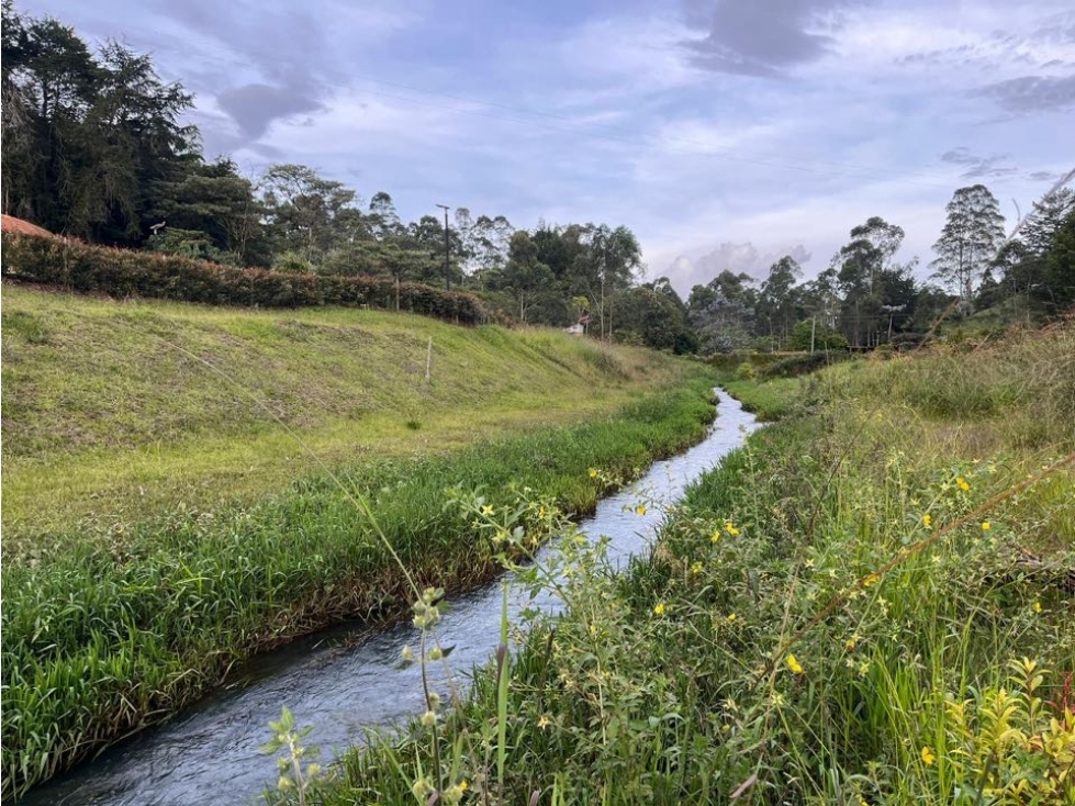 LINDO LOTE DE OPORTUNIDAD EN VENTA CERCA A SAN ANTONIO DE PEREIRA-RÍO. — foto 2