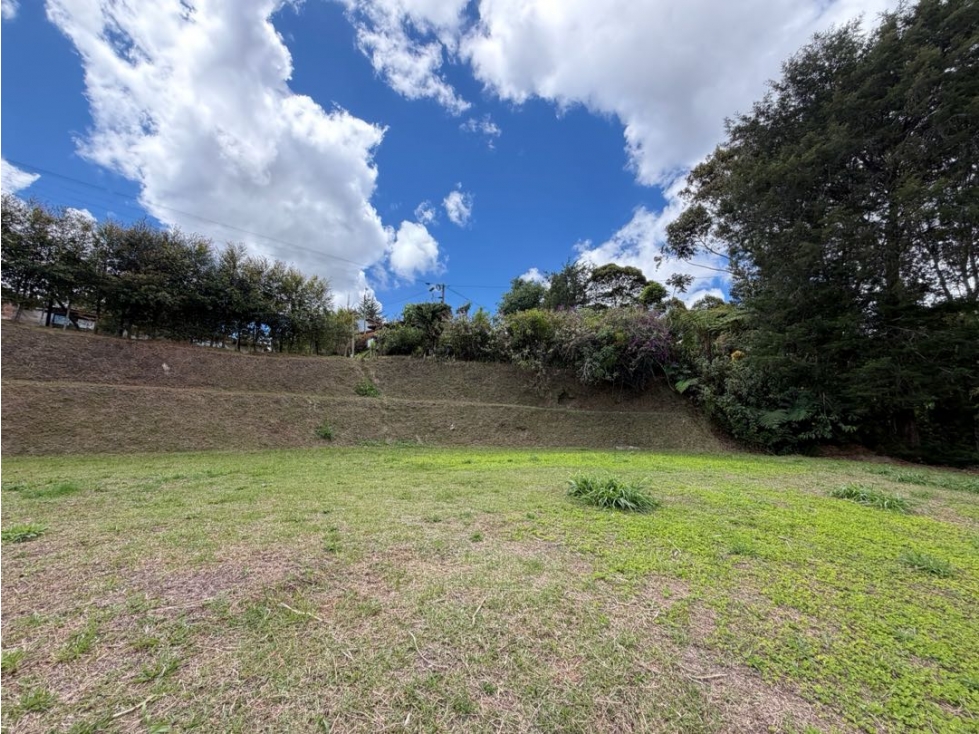 LINDO LOTE EN VENTA CON AGUA PROPIA Y VISTA CERCA AL CARMEN DE VÍBORAL