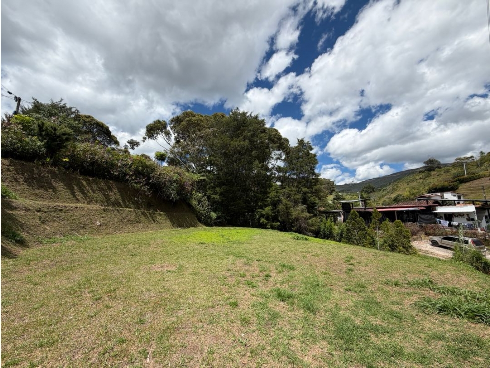 LINDO LOTE EN VENTA CON AGUA PROPIA Y VISTA CERCA AL CARMEN DE VÍBORAL — foto 4
