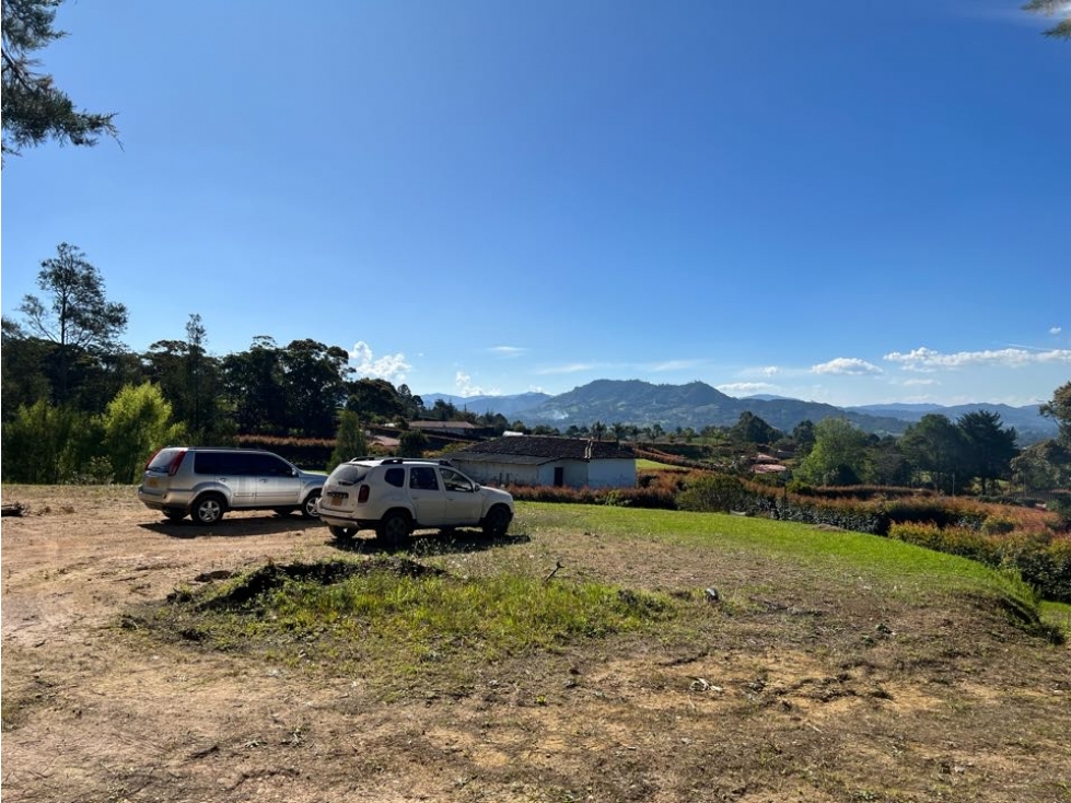 LINDO LOTE EN VENTA EN PARCELACIÓN Y LICENCIA DE CONSTRUCCIÓN VIGENTE. — foto 2