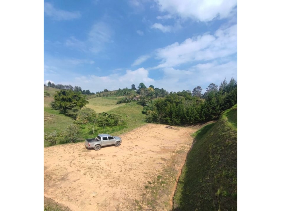 LINDO LOTE EN VENTA MUY CERCA A SAN ANTONIO DE PEREIRA RIONEGRO