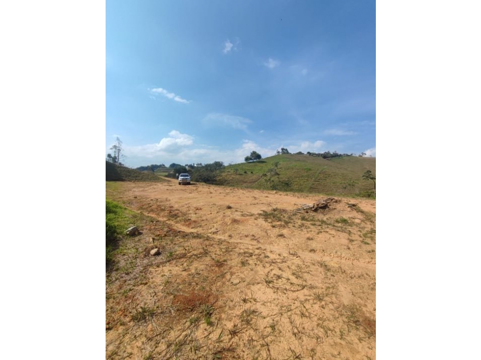 LINDO LOTE EN VENTA MUY CERCA A SAN ANTONIO DE PEREIRA RIONEGRO — foto 2