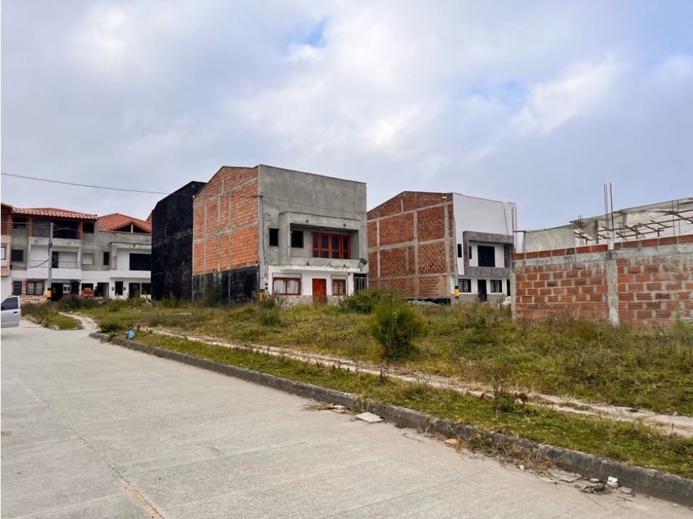 LINDO LOTE ESQUINERO EN VENTA CON EXCELENTE UBICACIÓN - EL CARMEN VIB. — foto 2
