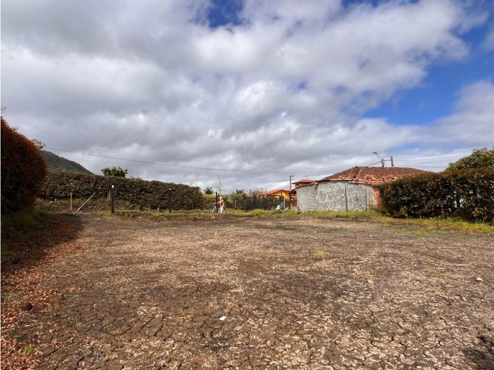 LINDOS LOTES CON EXCELENTE UBICACIÓN EN VENTA EN EL CARMEN DE VÍBORAL