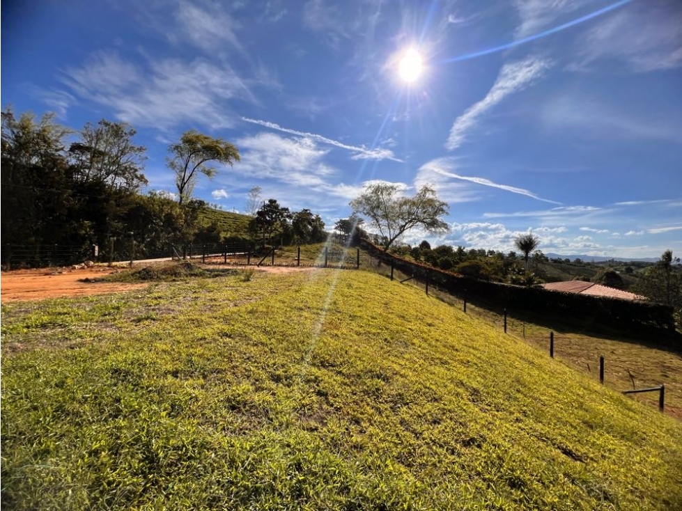 LINDOS LOTES EN VENTA CON EXCELENTE UBICACIÓN EN EL CARMEN DE VÍBORAL