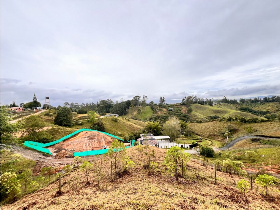 LINDOS LOTES EN VENTA EN RÍONEGRO SECTOR LOS COLEGIOS-EXCELENTE PRECIO — foto 3