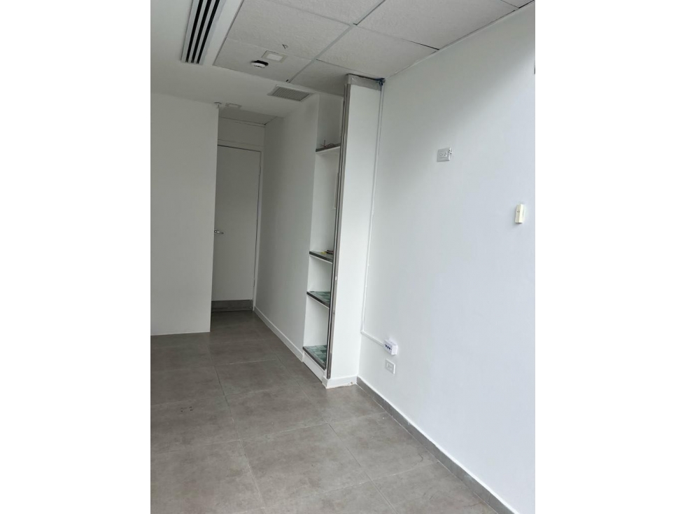 LOCAL 60M2 EN OBARRIO, SORTIS BUSINESS TOWER IMPECABLE JP — foto 3