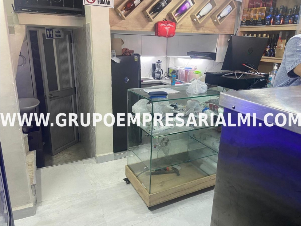 LOCAL AMOBLADO EN VENTA - SECTOR CAMPO VALDES, MANRIQUE COD: 28260 - 4