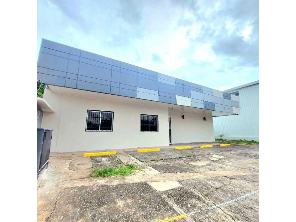 EDIFICIO AMPLIO EN EL CENTRO DE DAVID - 4
