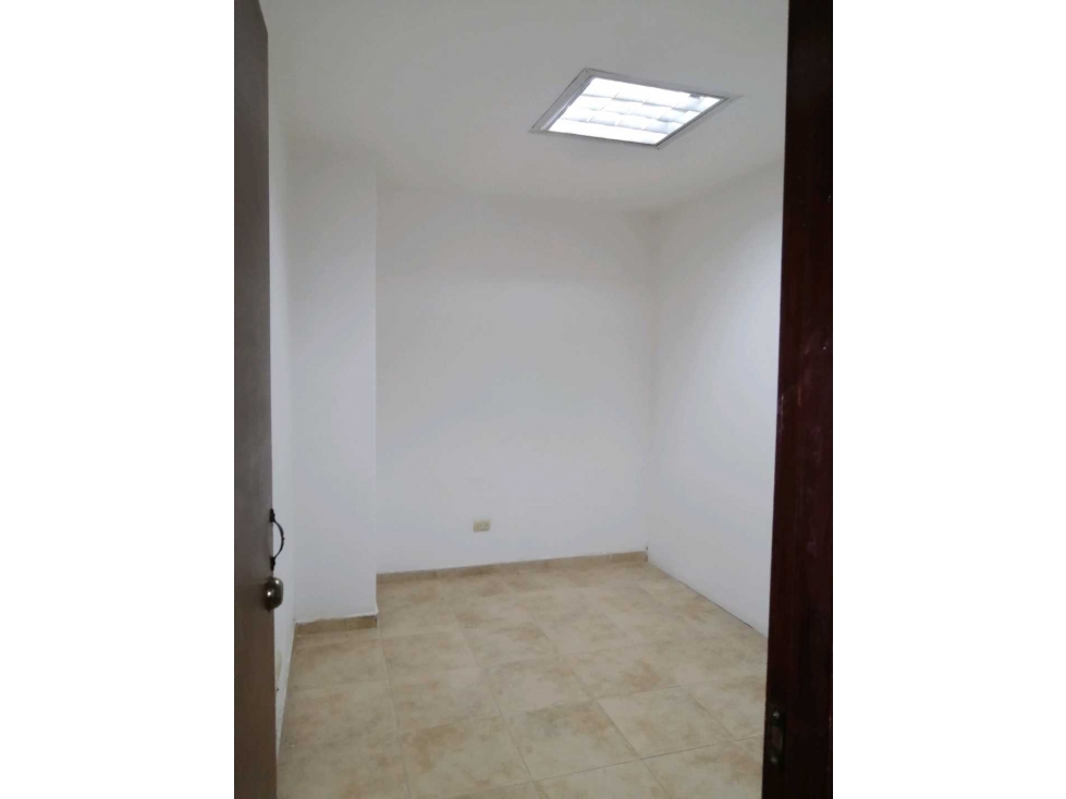 VENTA LOCAL/OFICINA CENTRO PEREIRA — foto 3