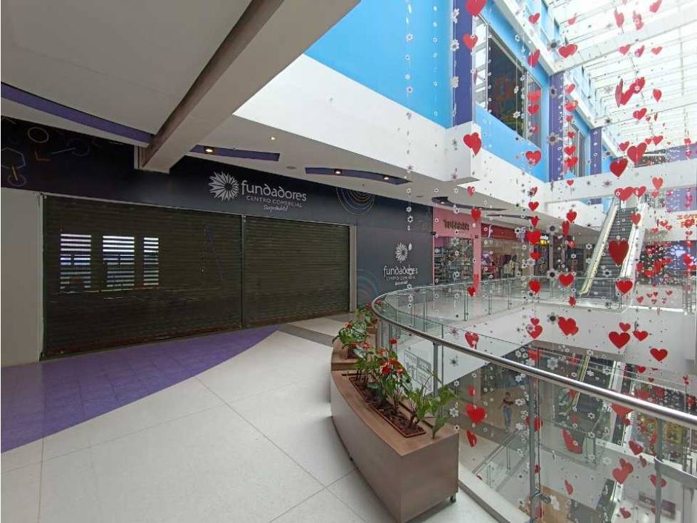 Local Centro Comercial Fundadores — foto 2