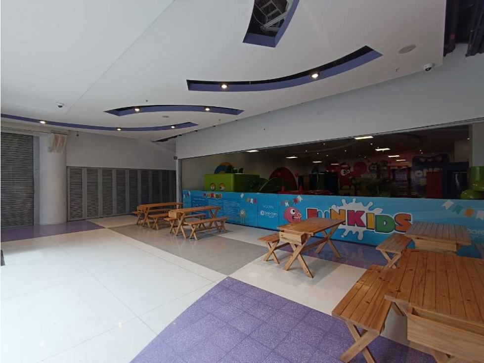 Local Centro Comercial Fundadores — foto 3