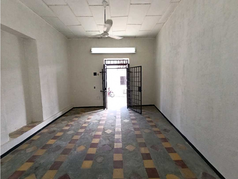 LOCAL CLL 30 GIRON CENTRO - 5