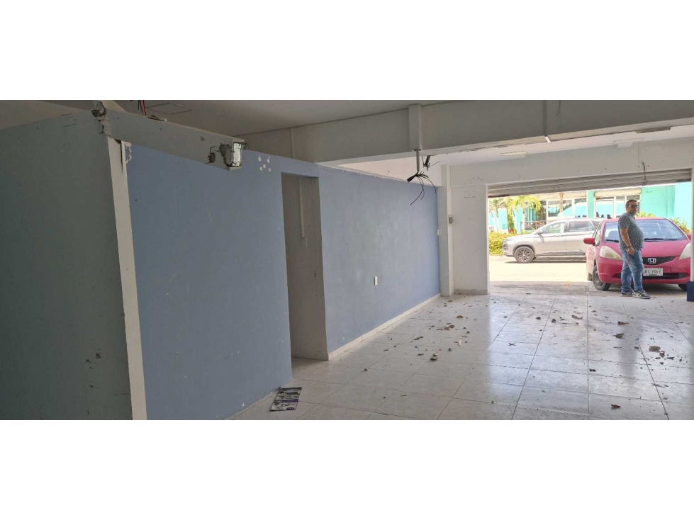 Se renta local comercial de 75 m2 planta baja Xcaret y jalep cancun - 2