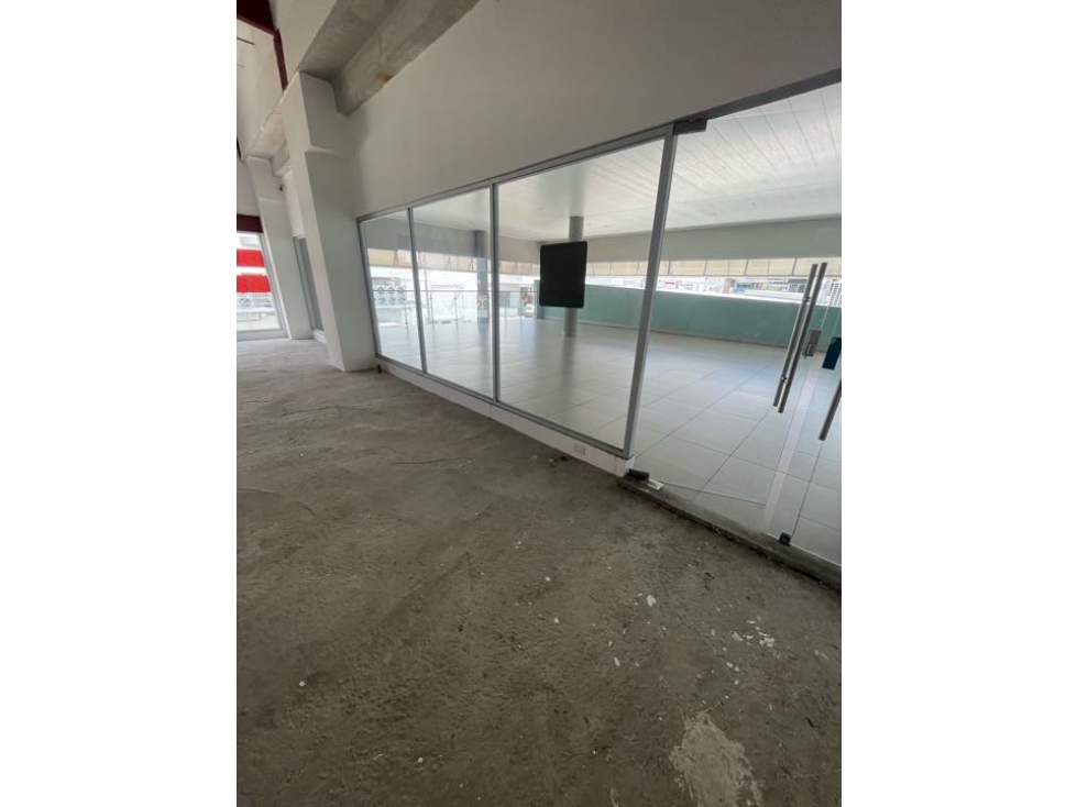 Condado del Rey/ Local con Terraza$4,048/Alquiler