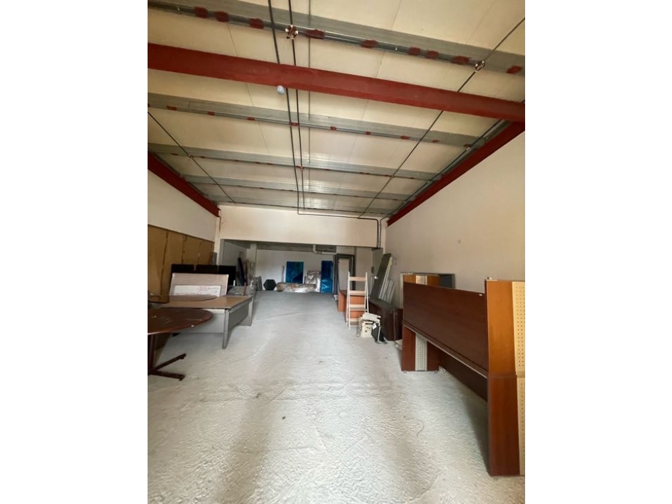 Condado del Rey/ Local $2,314/Alquiler