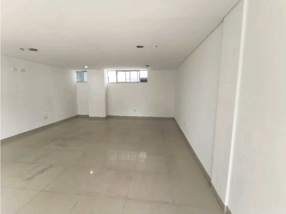 Local Comercial Arriendo en calle 19 norte, Barrio Laureles — foto 2