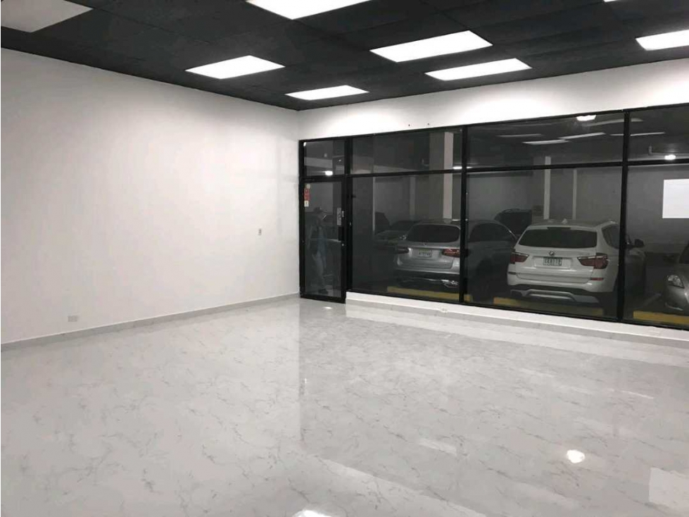 LOCAL COMERCIAL EDIFICIO BALBOA BALBOA PLAZA 83M2 PLANTA BAJA — foto 2