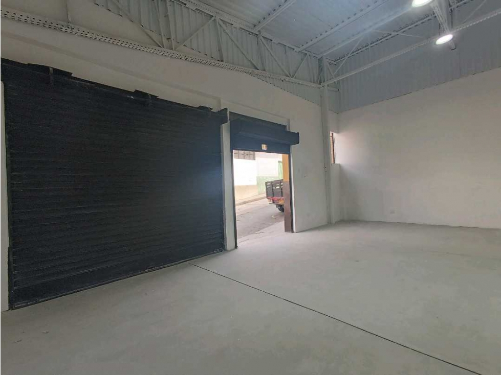 Local Comercial Avenida del Centro Manizales — foto 3