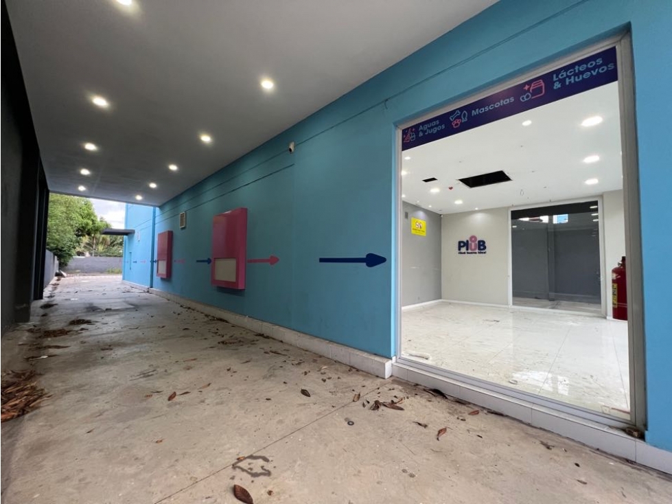 Local Comercial con mas de 30 estacionamientos y doble acceso modo 360 - 5