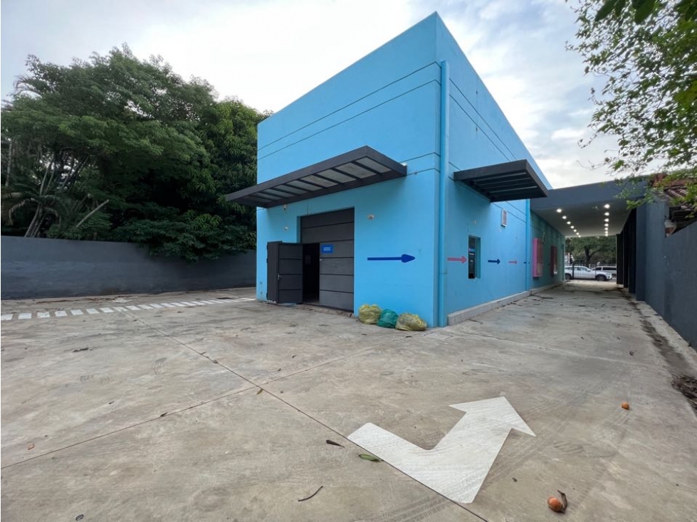 Local Comercial con mas de 30 estacionamientos y doble acceso modo 360 - 6
