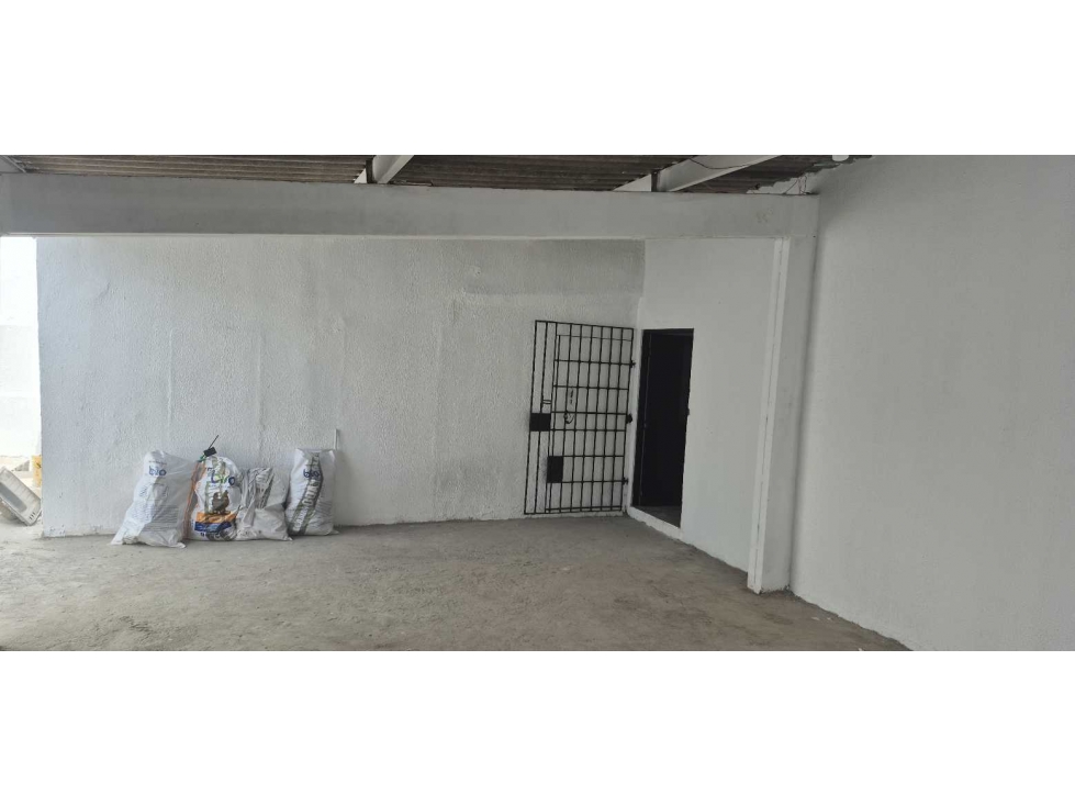 OPORTUNIDAD LOCAL COMERCIAL CRA 43 400 MTS REMODELADO — foto 2