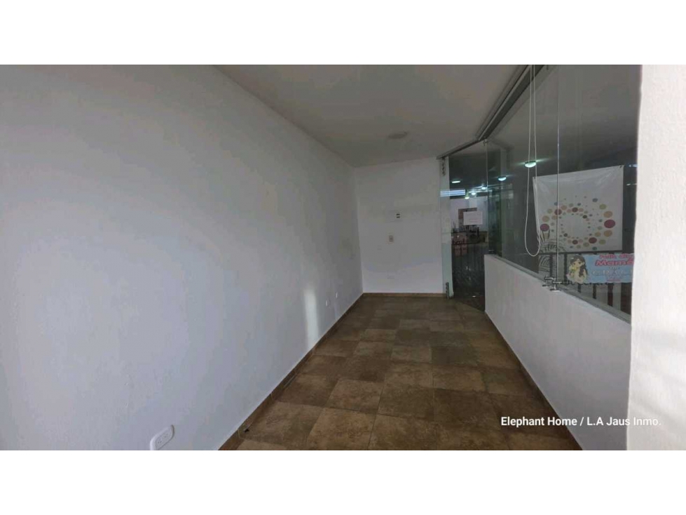 Local comercial de 14.95 M2 en ARRIENDO en La Mesa Cund 2 piso - 4