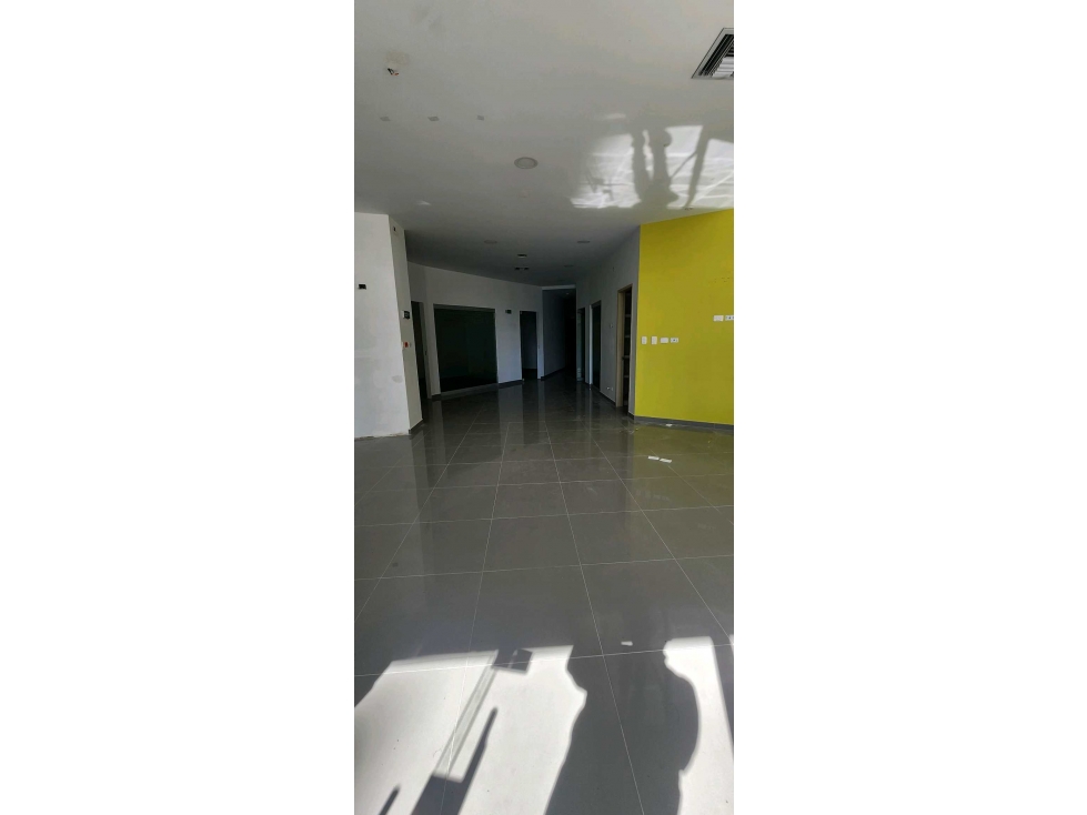 Local comercial de 200 Mts sector Clinicas — foto 4