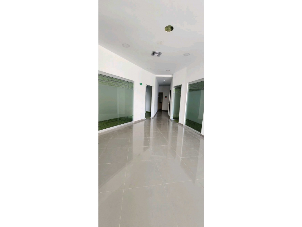 Local comercial de 200 Mts sector Clinicas — foto 5