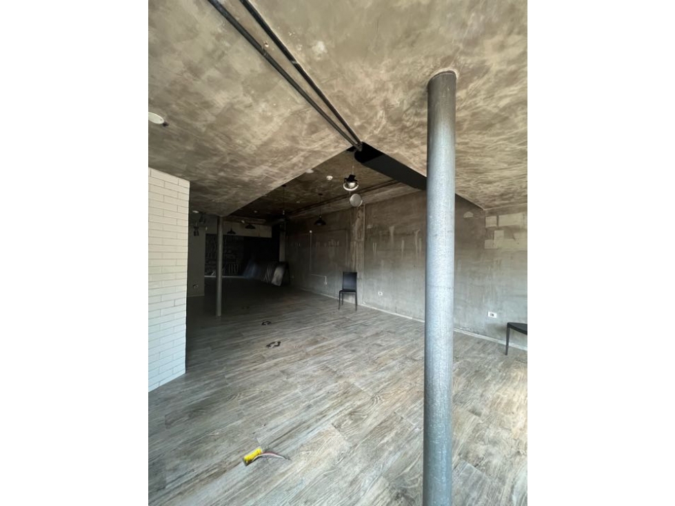 Local comercial de 87m2 con estacionamiento ideal para tienda de ropas - 3