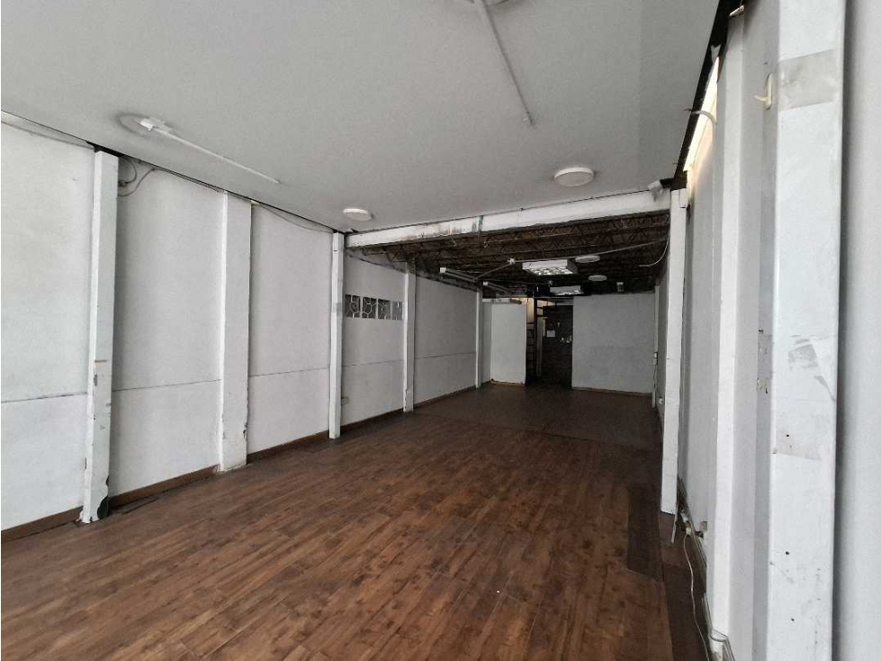 LOCAL COMERCIAL DISPONIBLE PARA RENTA - 2