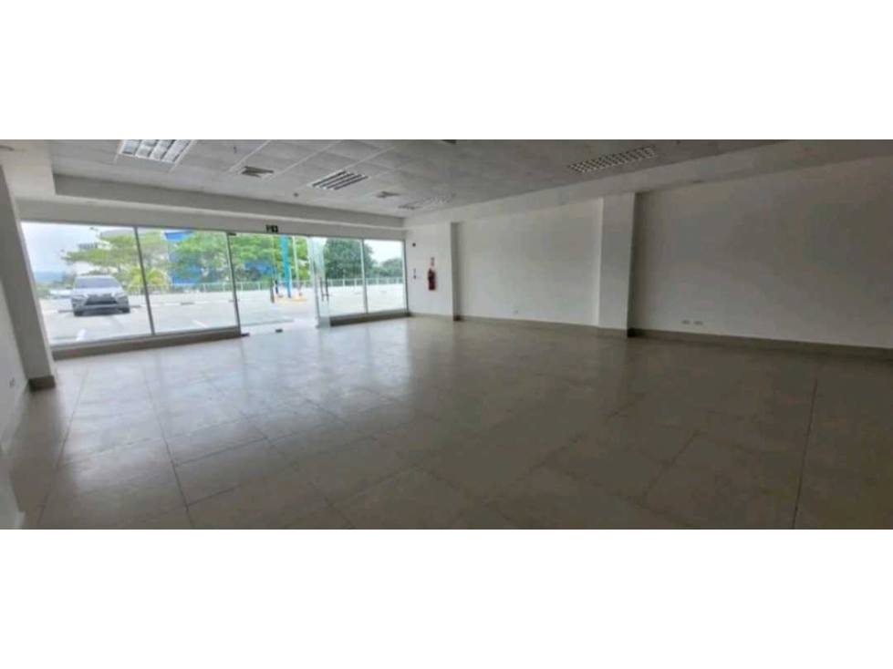 LOCAL COMERCIAL EN PLAZA TERRAZAS DE ALBROOK 109M2 PLANTA BAJA — foto 3