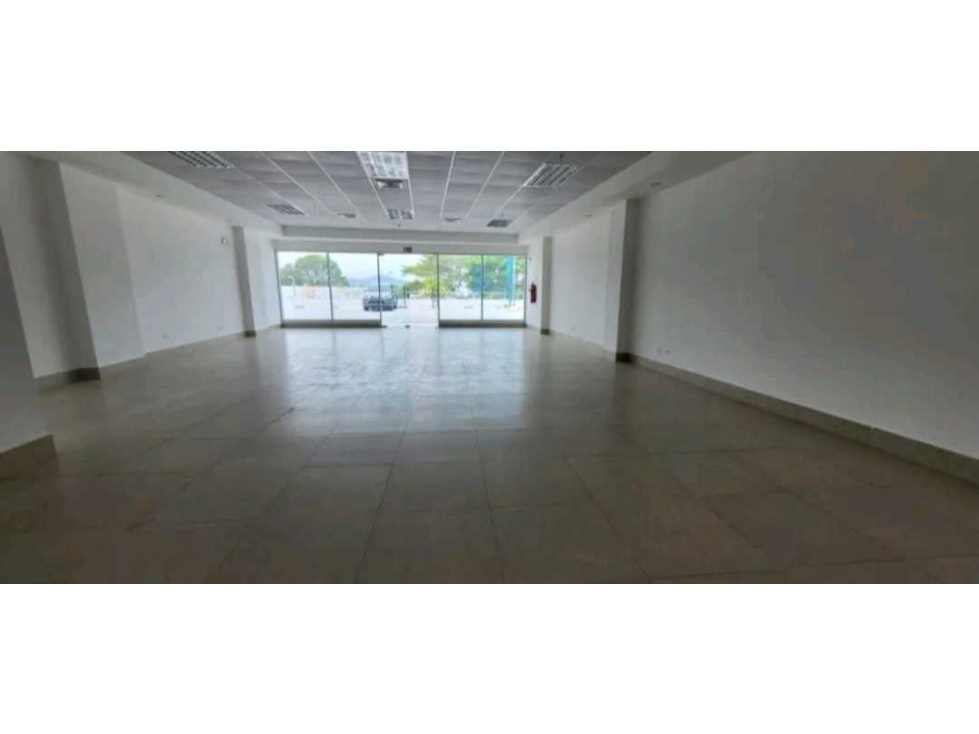 LOCAL COMERCIAL EN PLAZA TERRAZAS DE ALBROOK 109M2 PLANTA BAJA — foto 4