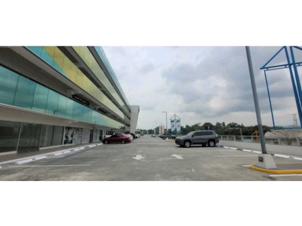 LOCAL COMERCIAL EN PLAZA TERRAZAS DE ALBROOK 109M2 PLANTA BAJA — foto 5