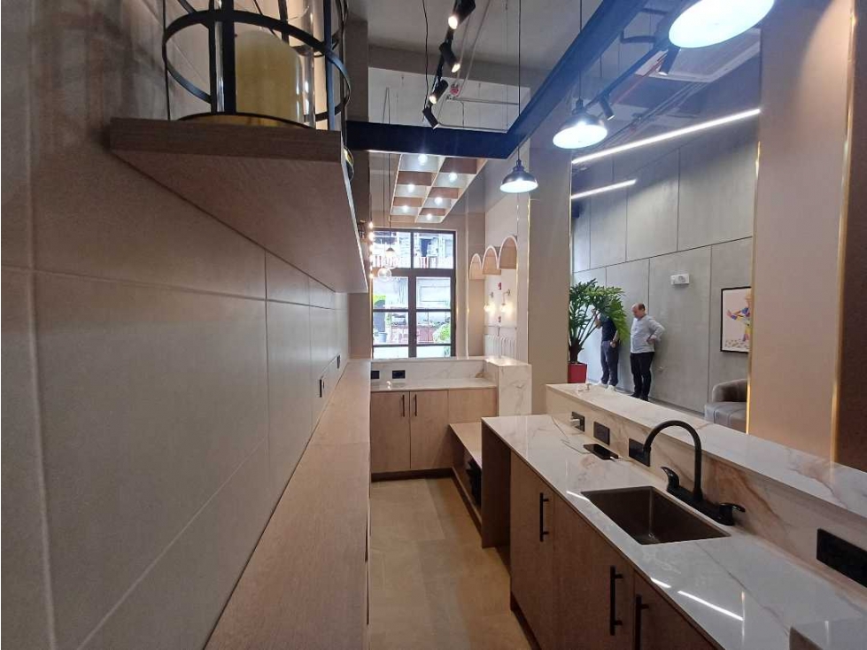 LOCAL COMERCIAL EN ALQUILER (CASCO) - RM — foto 3
