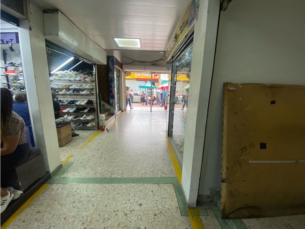 LOCAL COMERCIAL EN VENTA EN EL CENTRO CALI C.CIAL MEGACENTRO — foto 3