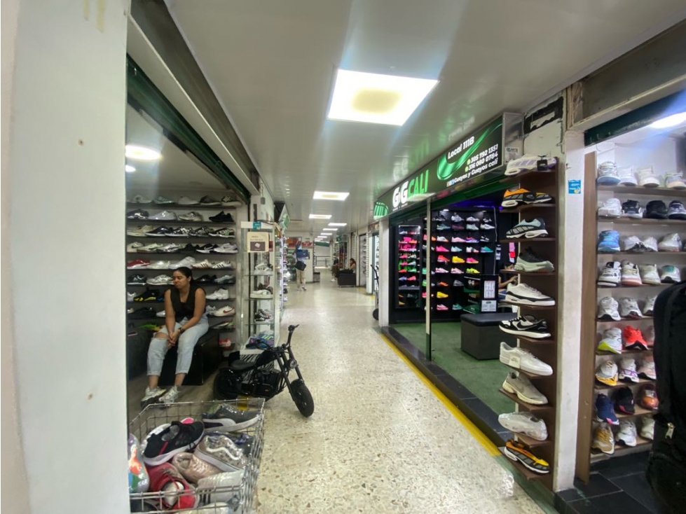 LOCAL COMERCIAL EN VENTA EN EL CENTRO CALI C.CIAL MEGACENTRO — foto 2