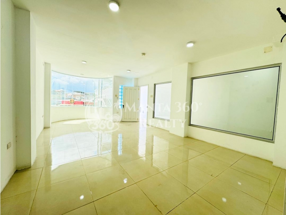 Local comercial en alquiler en la Avenida Flavio Reyes sur de Manta - 2